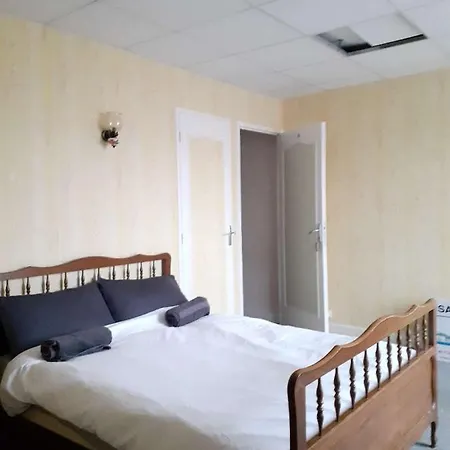 Oda ve Kahvaltı Chambre Champeix 3*
